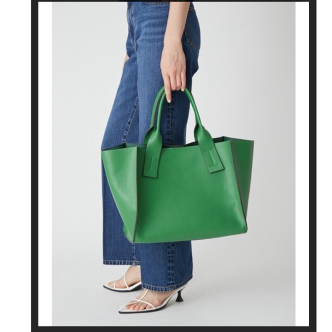 Mila Owen(ミラオーウェン)のmila owen タグ付き新品未使用　グリーン　トートバッグ レディースのバッグ(トートバッグ)の商品写真