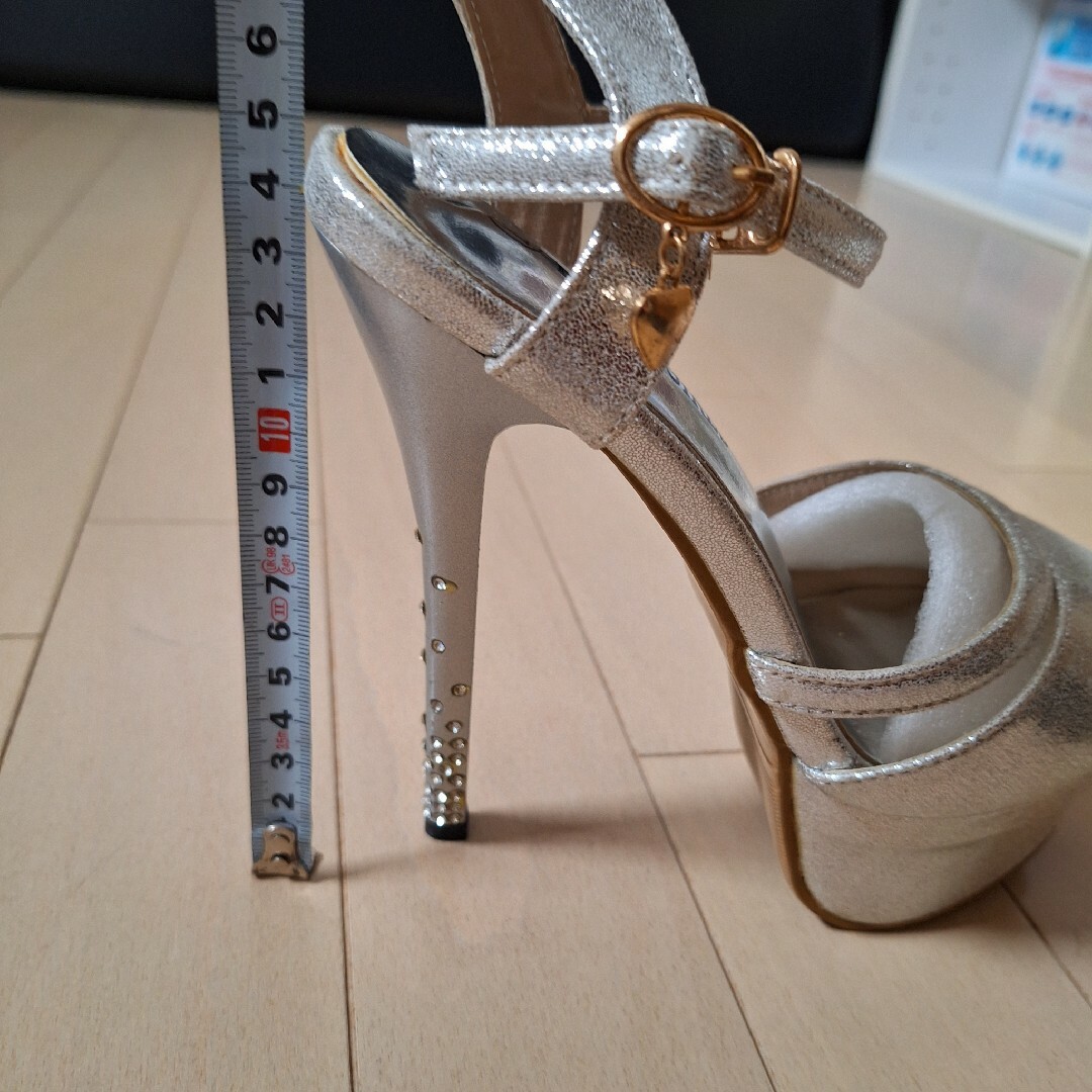 キラキラサンダル  22.5cm レディースの靴/シューズ(サンダル)の商品写真