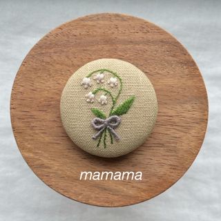 ハンドメイド くるみボタン 刺繍 ブローチ ヘアゴム マグネット 北欧 スズラン(その他)