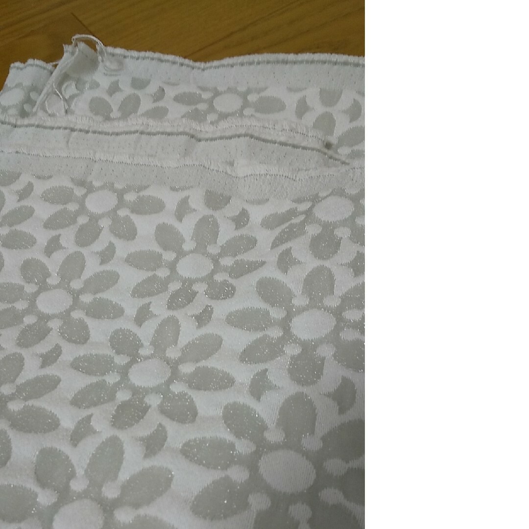 花柄 ジャガード生地 白×グレー ハンドメイドの素材/材料(生地/糸)の商品写真