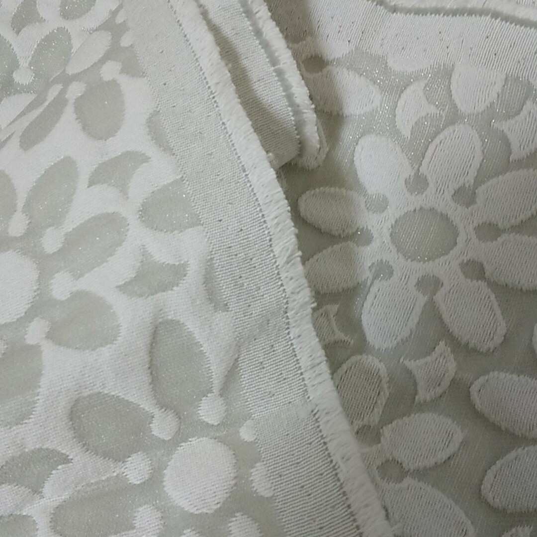 花柄 ジャガード生地 白×グレー ハンドメイドの素材/材料(生地/糸)の商品写真