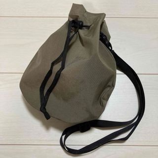 ムジルシリョウヒン(MUJI (無印良品))のMUJILaboリップルナイロン巾着サコッシュダークベージュ／中古(ショルダーバッグ)