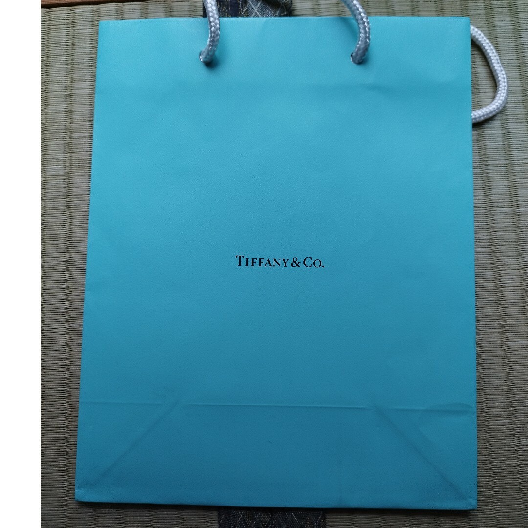 Tiffany & Co.(ティファニー)のティファニー紙袋 レディースのバッグ(ショップ袋)の商品写真