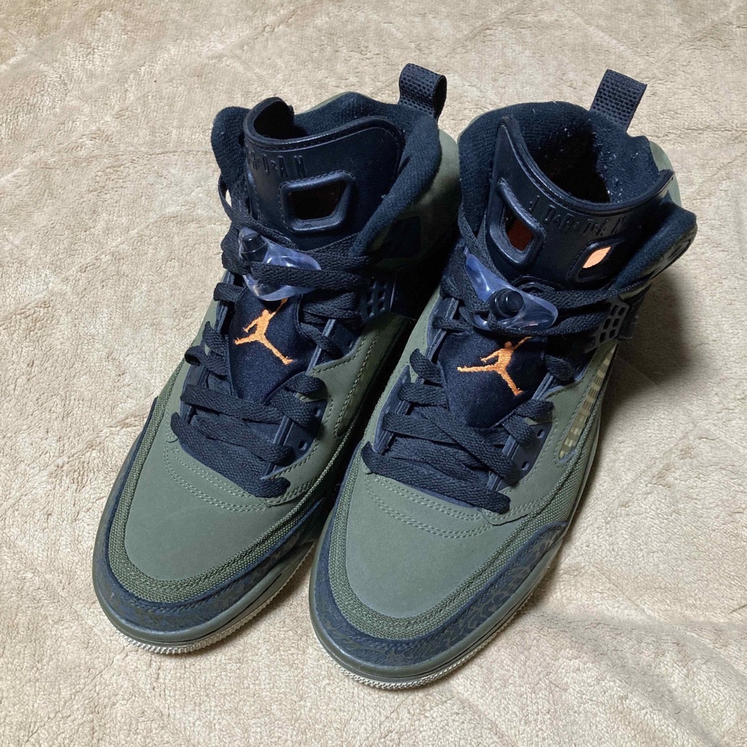 NIKE(ナイキ)のNIKE JORDAN SPIZIKE olive canvas 27.5㎝ メンズの靴/シューズ(スニーカー)の商品写真