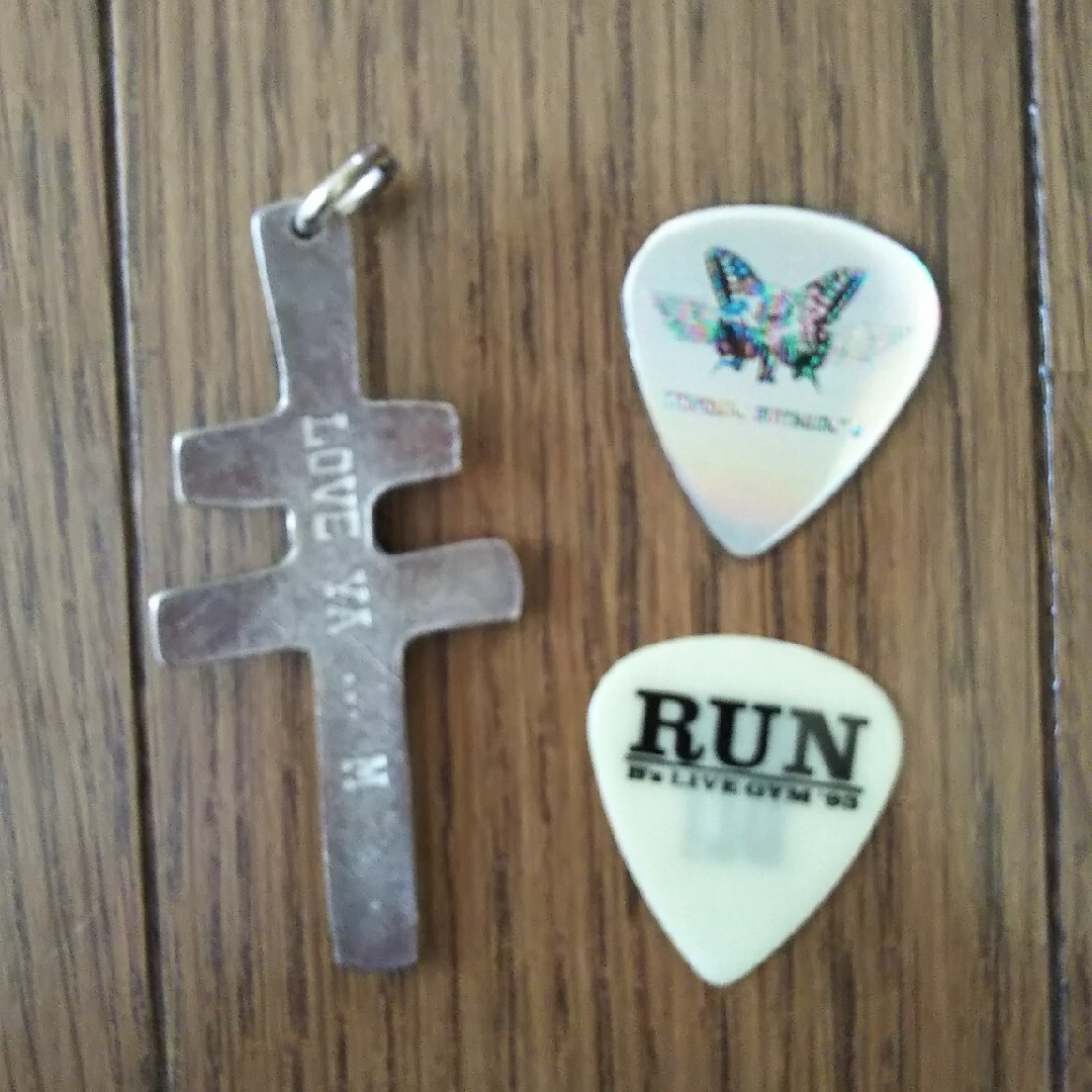 B'z  ピックセット(LIVE GIM´93 RUN) エンタメ/ホビーのタレントグッズ(ミュージシャン)の商品写真