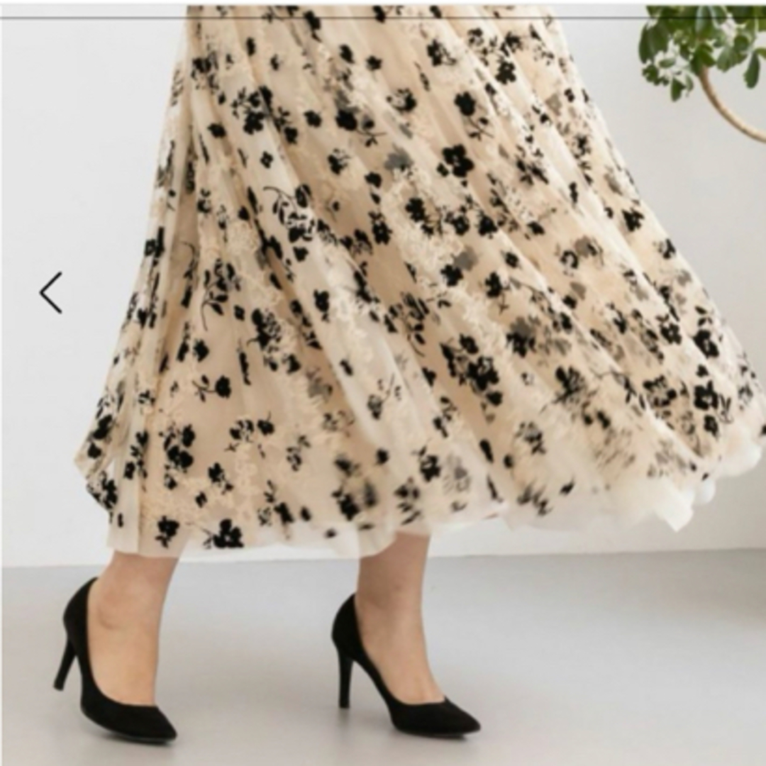 clette(クレット)のクレットcletteフロッキー花柄刺繍チュールスカート　お品切中 レディースのスカート(ロングスカート)の商品写真