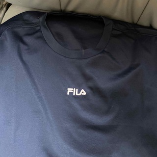 フィラ　シャツ　紺色(Tシャツ/カットソー(半袖/袖なし))