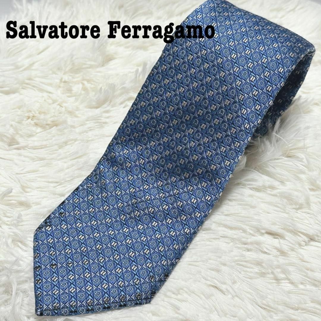 Salvatore Ferragamo(サルヴァトーレフェラガモ)のSalvatore Ferragamo レギュラータイ ブルー　シルク　ドット メンズのファッション小物(ネクタイ)の商品写真