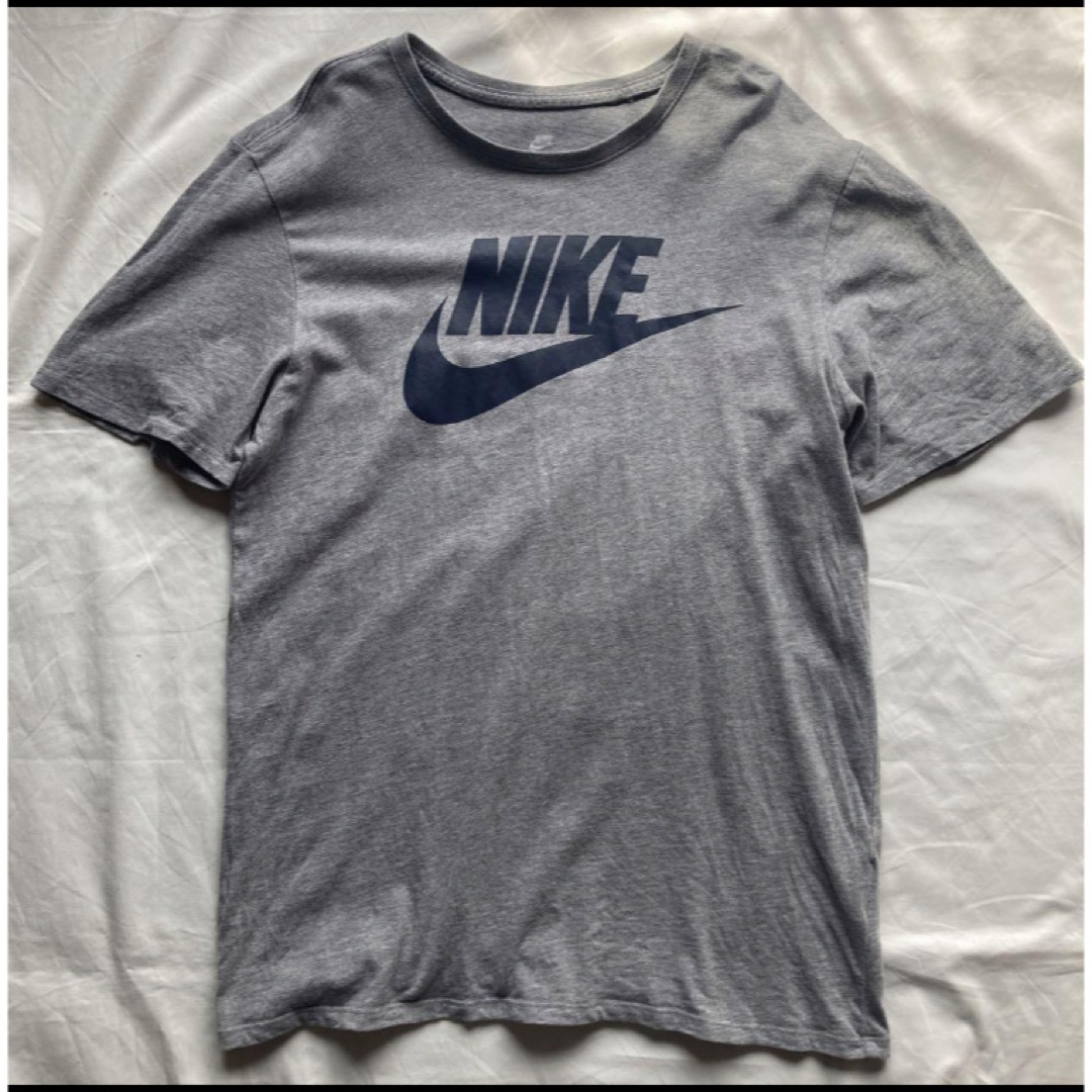 NIKE(ナイキ)のNIKE 半袖Tシャツ　L メンズのトップス(Tシャツ/カットソー(半袖/袖なし))の商品写真