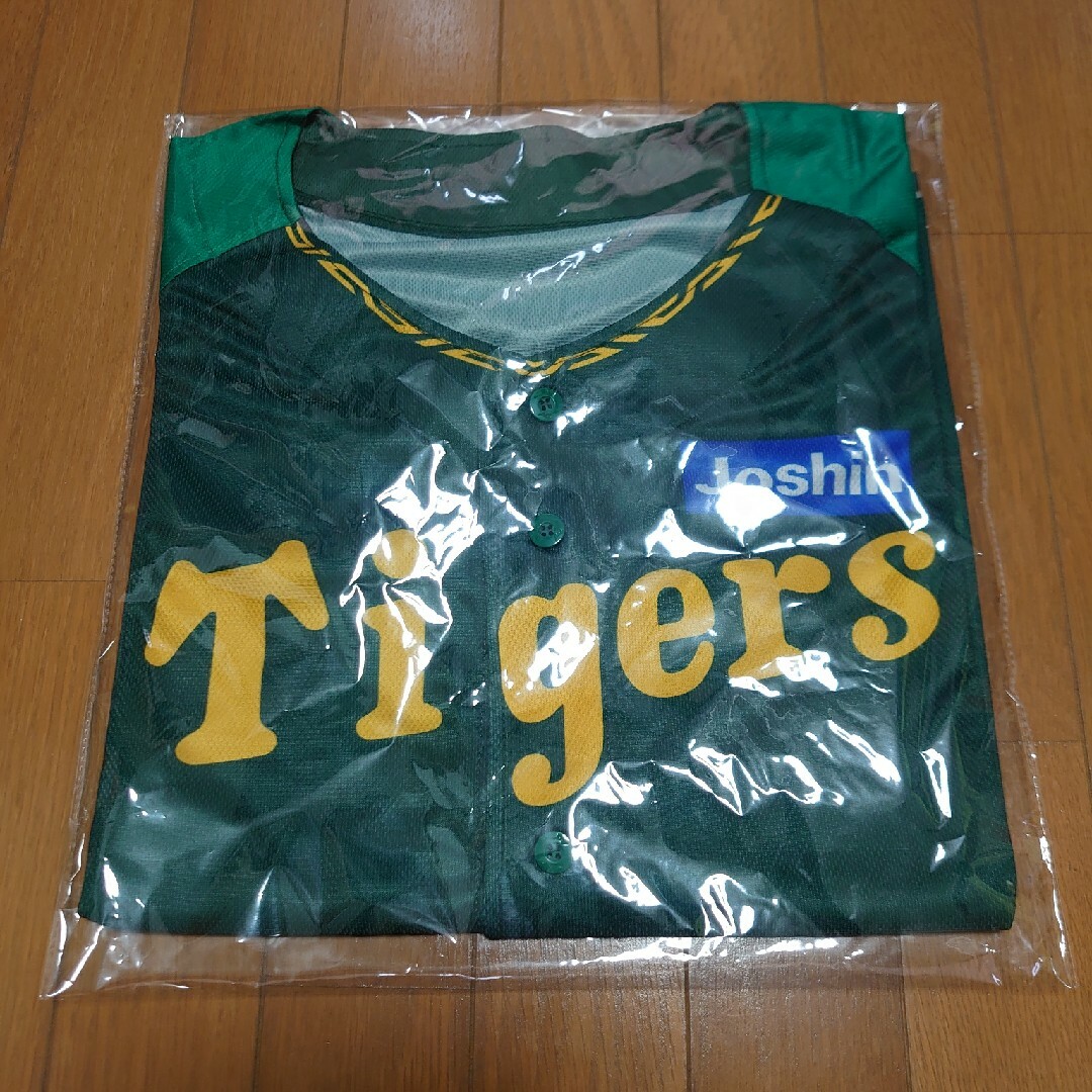 阪神タイガース(ハンシンタイガース)のタイガース ユニホーム スポーツ/アウトドアの野球(応援グッズ)の商品写真