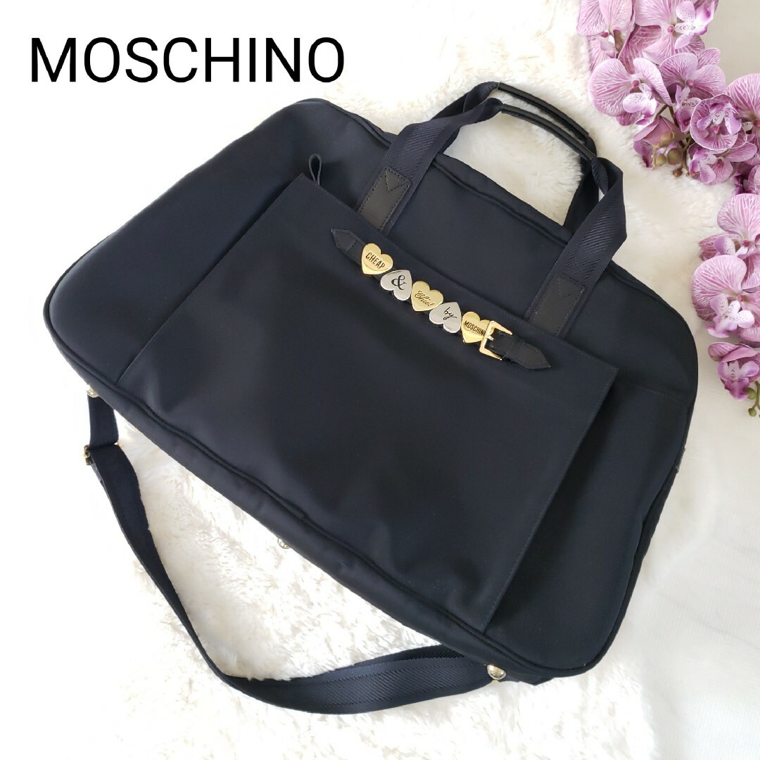 MOSCHINO(モスキーノ)のMOSCHINOハートチャーム付きボストンバック ブラック レディースのバッグ(ボストンバッグ)の商品写真