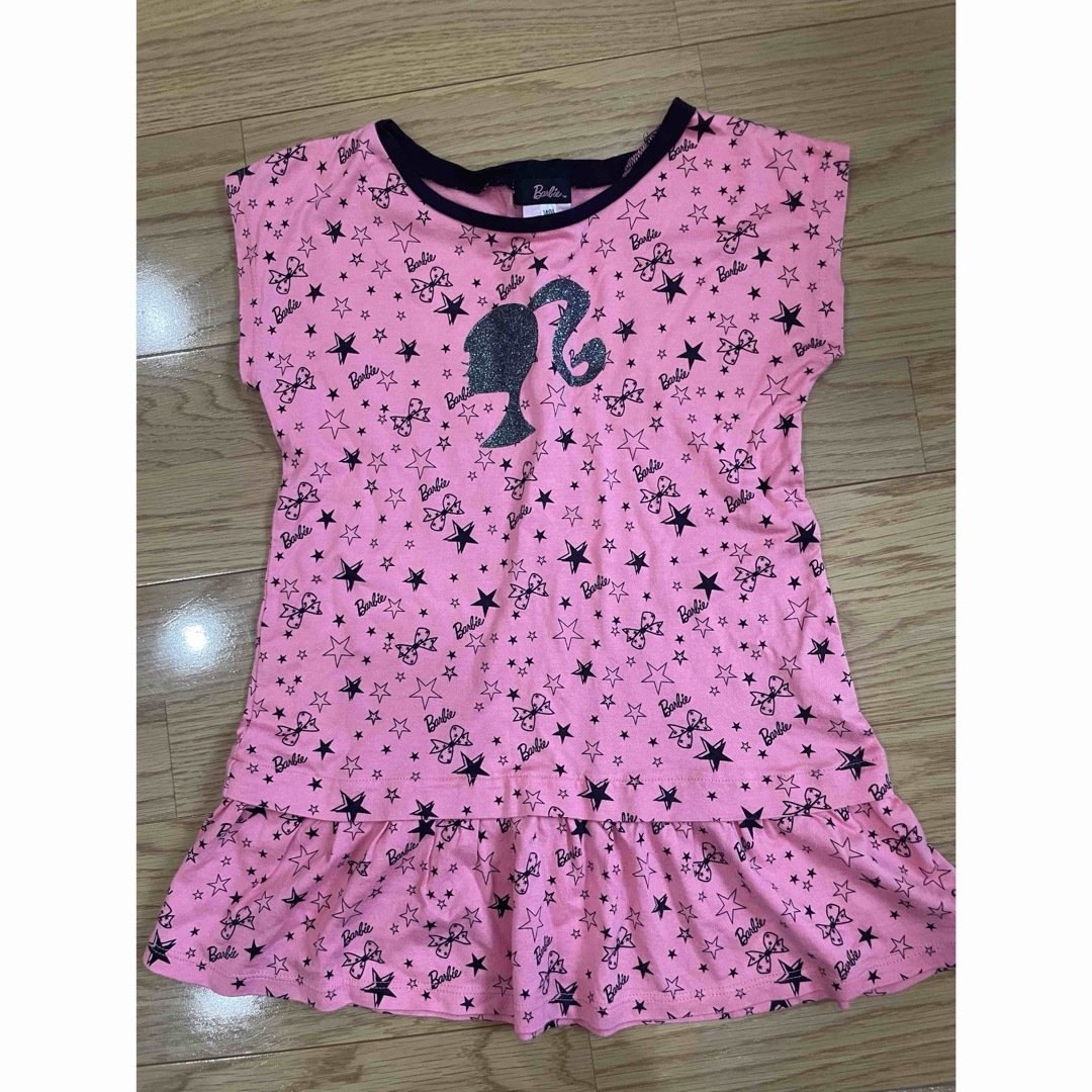 Barbie(バービー)のバービー　カットソー　Tシャツ　140 キッズ/ベビー/マタニティのキッズ服女の子用(90cm~)(Tシャツ/カットソー)の商品写真