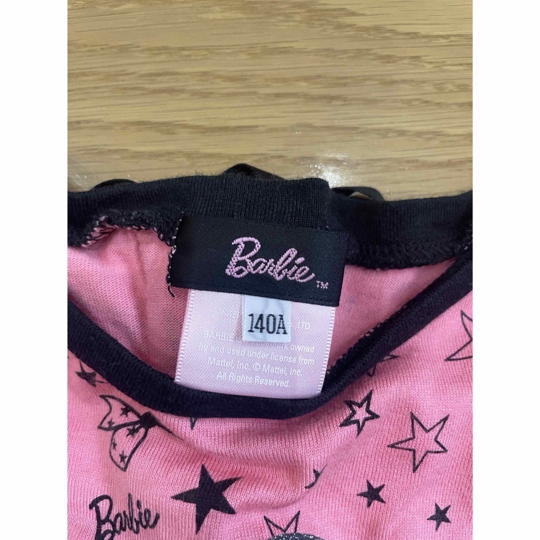 Barbie(バービー)のバービー　カットソー　Tシャツ　140 キッズ/ベビー/マタニティのキッズ服女の子用(90cm~)(Tシャツ/カットソー)の商品写真