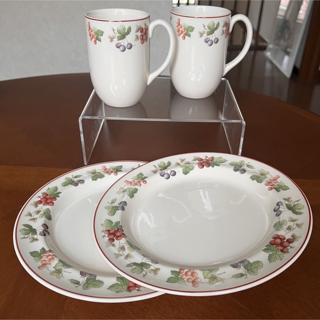 WEDGWOOD(ウェッジウッド)の【黒壺美品】ウェッジウッド★プロバンス★ペアセット インテリア/住まい/日用品のキッチン/食器(グラス/カップ)の商品写真