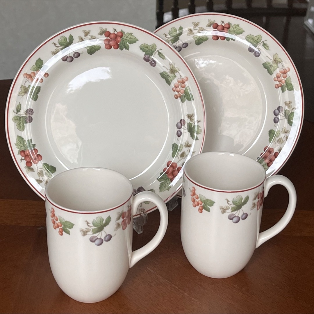 WEDGWOOD(ウェッジウッド)の【黒壺美品】ウェッジウッド★プロバンス★ペアセット インテリア/住まい/日用品のキッチン/食器(グラス/カップ)の商品写真