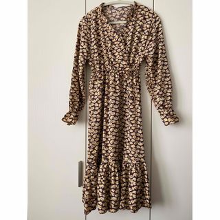 値下げ　新品 花柄ロングワンピース(ロングワンピース/マキシワンピース)