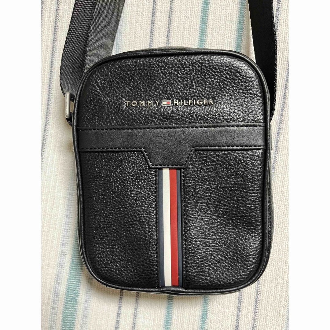 TOMMY HILFIGER(トミーヒルフィガー)のトミーフィルフィガー レザー ショルダーバッグ 三本ライン レディースのバッグ(ショルダーバッグ)の商品写真