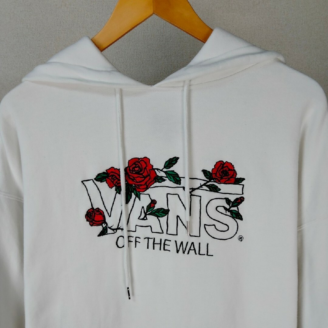 VANS(ヴァンズ)のVANS デカロゴ　ロゴ刺繍　薔薇刺繍　スウェット　パーカー　古着　フーディー メンズのトップス(パーカー)の商品写真