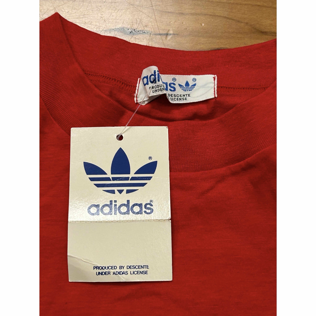 adidas(アディダス)の80年代　新品未使用　タグ付き　アディダス　デッドストック　半袖Tシャツ　赤　M メンズのトップス(Tシャツ/カットソー(半袖/袖なし))の商品写真