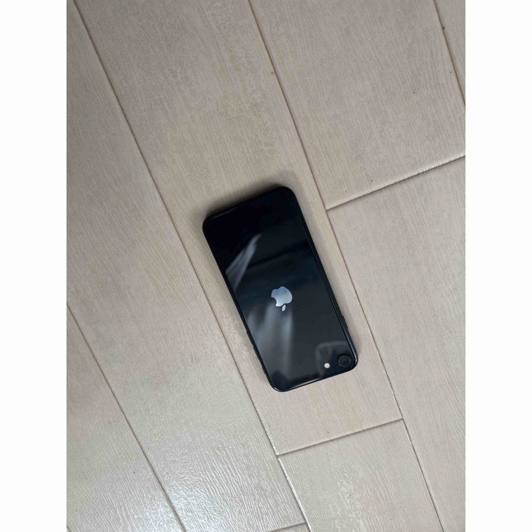 Apple(アップル)の値下げ！iPhone SE第3世代 SIMフリーミッドナイト　256G スマホ/家電/カメラのスマホアクセサリー(iPhoneケース)の商品写真