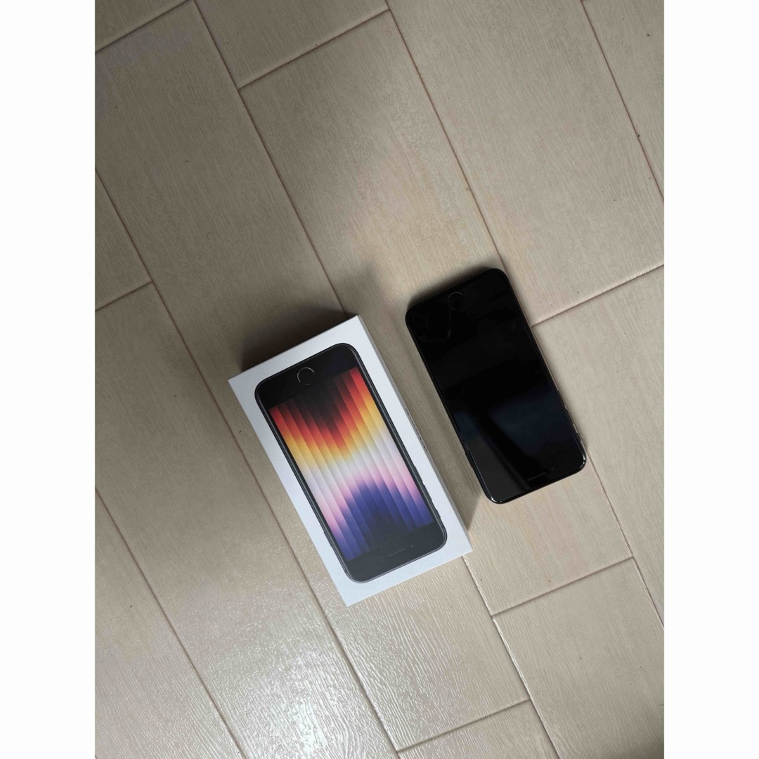 Apple(アップル)の値下げ！iPhone SE第3世代 SIMフリーミッドナイト　256G スマホ/家電/カメラのスマホアクセサリー(iPhoneケース)の商品写真