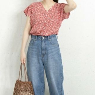 アーバンリサーチ(URBAN RESEARCH)の[匿名配送]URBAN RESEARCH レトロフラワーフレンチブラウス(シャツ/ブラウス(半袖/袖なし))