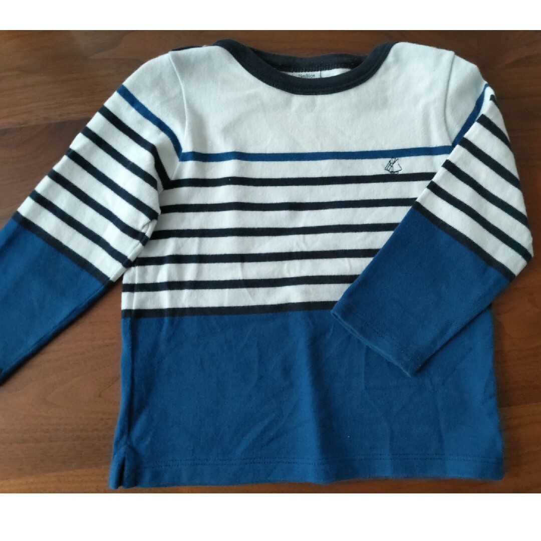 PETIT BATEAU(プチバトー)のプチバトー　ボーダー　長袖カットソー キッズ/ベビー/マタニティのベビー服(~85cm)(シャツ/カットソー)の商品写真