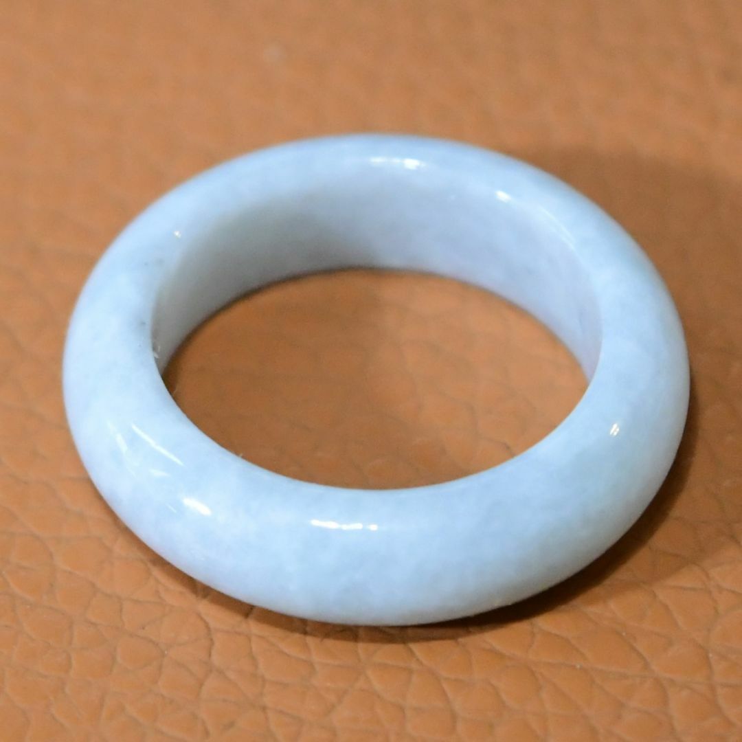 J1299　ヒスイ　翡翠　リング　指輪　14号　ミャンマー　ジェイド　送料込 レディースのアクセサリー(リング(指輪))の商品写真