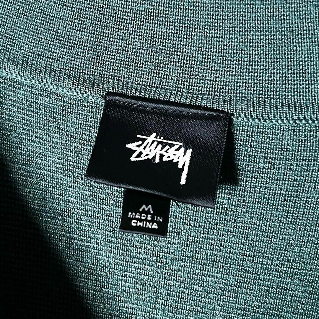 STUSSY(ステューシー)の【極美品 M】ステューシー 刺繍 タブロゴ トリコロール ニット シャツ 緑 メンズのトップス(ニット/セーター)の商品写真