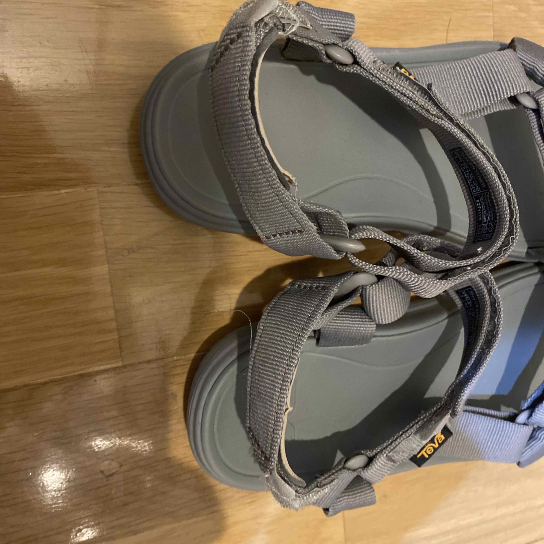 Teva(テバ)のteva サンダル　グレー　24センチ レディースの靴/シューズ(サンダル)の商品写真