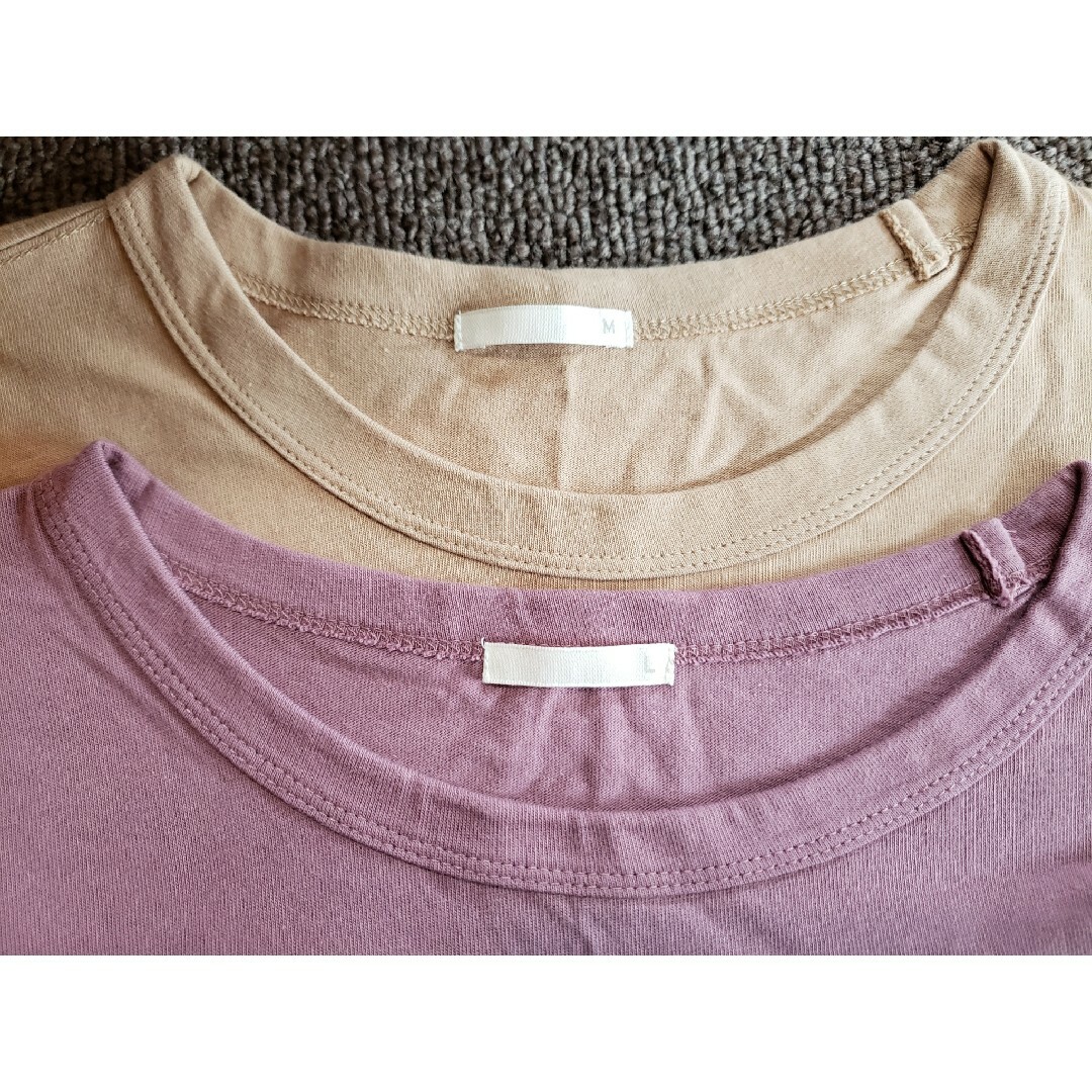 GU(ジーユー)の新品GU 無地シンプル半袖Tシャツ ベージュ&ピンク ML レディースのトップス(Tシャツ(半袖/袖なし))の商品写真