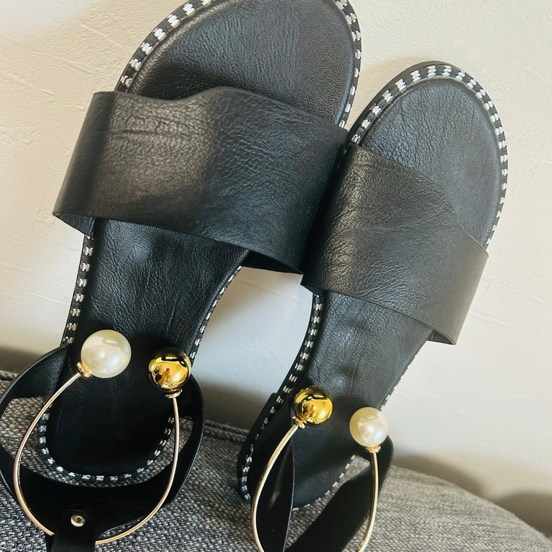 夏 フラットサンダル ビーズの靴 オープントゥ ビーチサンダル カジュアル 黒 レディースの靴/シューズ(サンダル)の商品写真