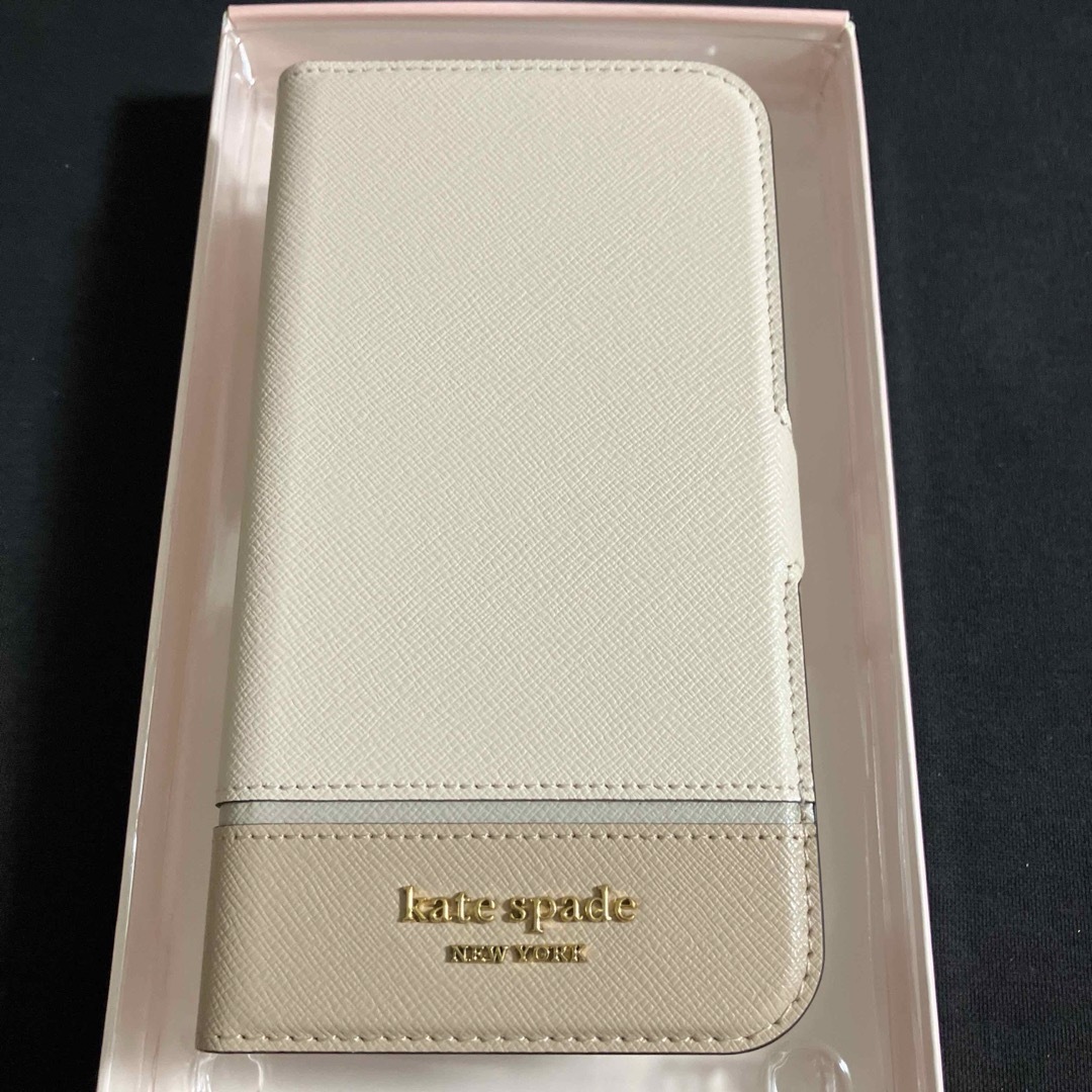 kate spade new york(ケイトスペードニューヨーク)の新品　最終価格　ケイトスペード　iPhone13  ピンク　手帳型　レザー スマホ/家電/カメラのスマホアクセサリー(iPhoneケース)の商品写真