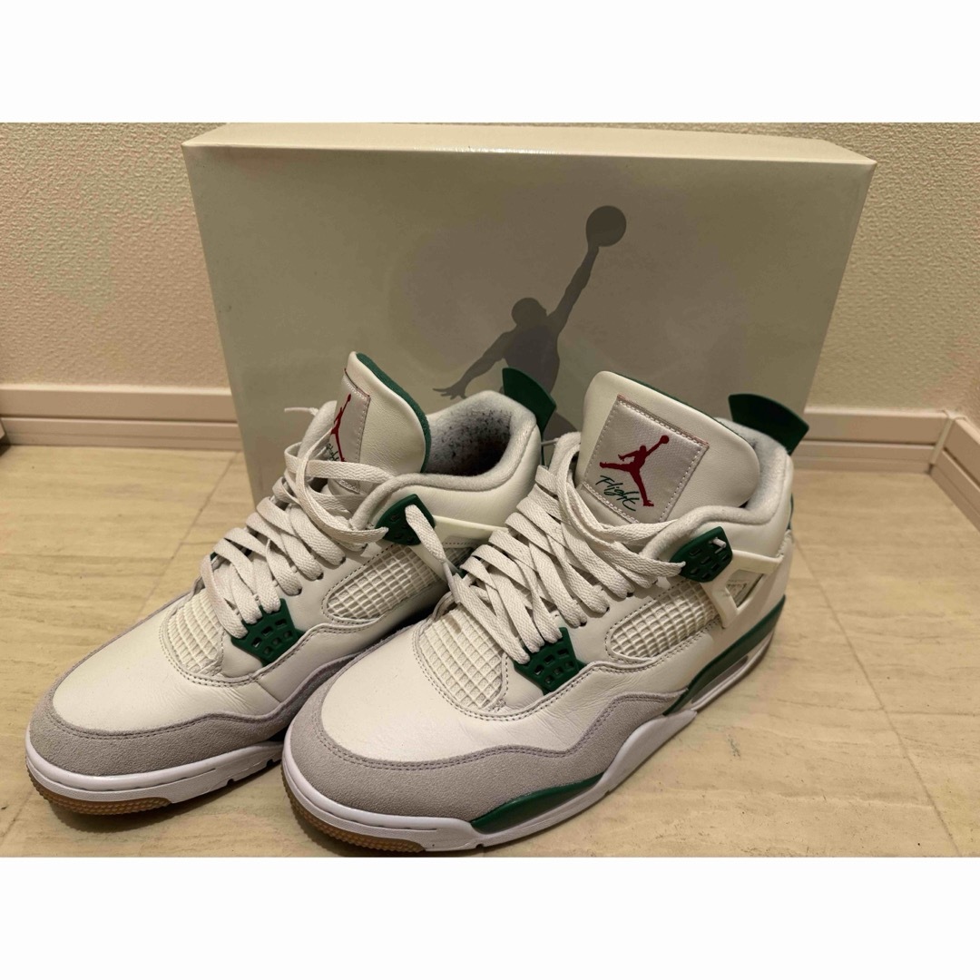Jordan Brand（NIKE）(ジョーダン)の美中古】NIKE SB×AJ4 pine green ナイキSB×ジョーダン4 メンズの靴/シューズ(スニーカー)の商品写真
