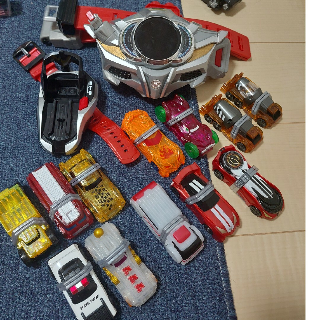 BANDAI(バンダイ)の仮面ライダードライブ DXドライブドライバー シフトデッドヒート付き エンタメ/ホビーのおもちゃ/ぬいぐるみ(キャラクターグッズ)の商品写真