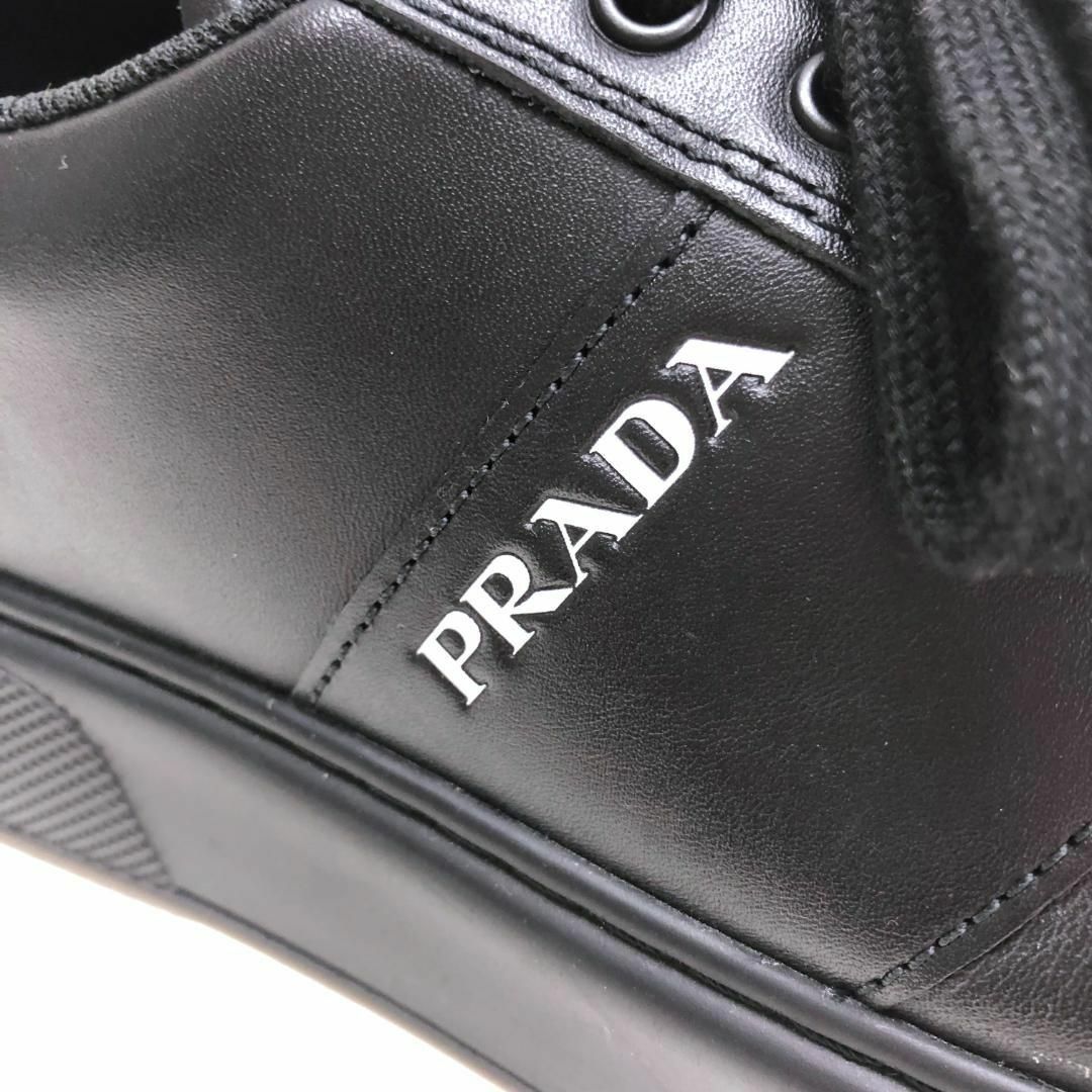 PRADA(プラダ)の【ほぼ未使用】PRADA プラダ レザー スニーカー ブラック  ロゴ 28.5 メンズの靴/シューズ(スニーカー)の商品写真