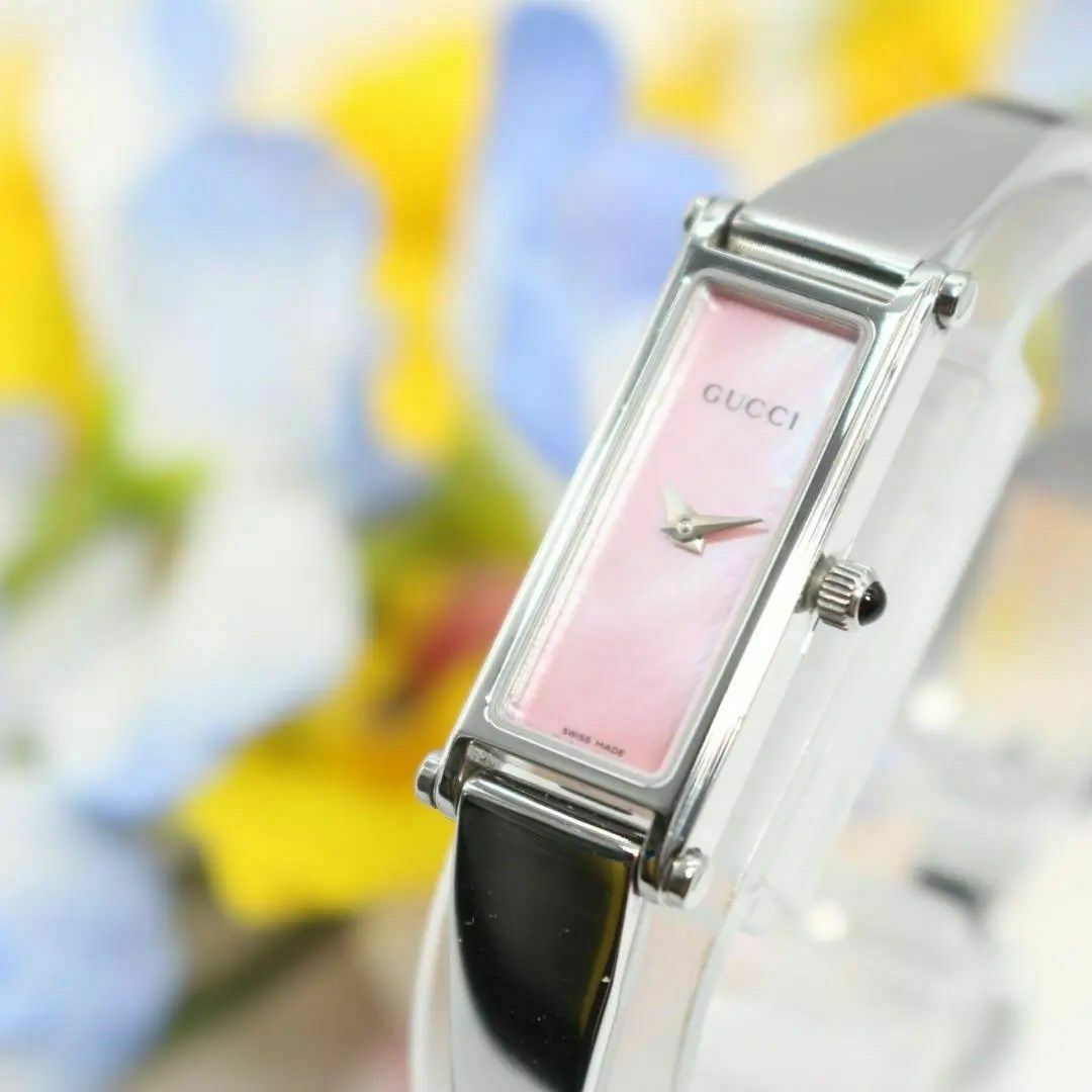 Gucci(グッチ)のグッチ ピンク シェル文字盤 スクエア ブレスレット クォーツ腕時計 C239 レディースのファッション小物(腕時計)の商品写真