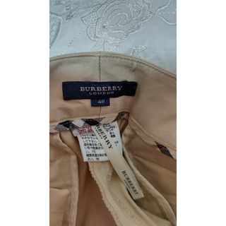 バーバリー(BURBERRY)のBURBERRY　スラックス　40saizu　ベージュ(カジュアルパンツ)