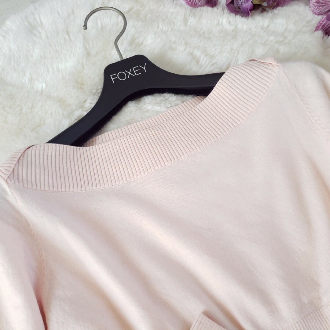 FOXEY(フォクシー)の美品FOXEYボートネックウール薄手ニット ピンク 38サイズ レディースのトップス(ニット/セーター)の商品写真