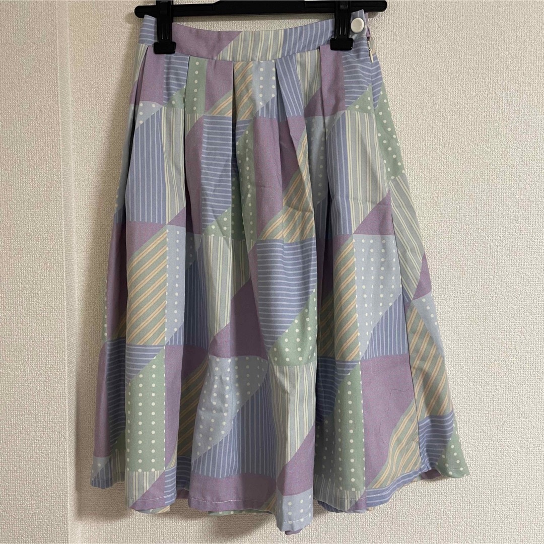 Par Avion(パラビオン)のパラビオン　フレアスカート　紫 レディースのスカート(ひざ丈スカート)の商品写真