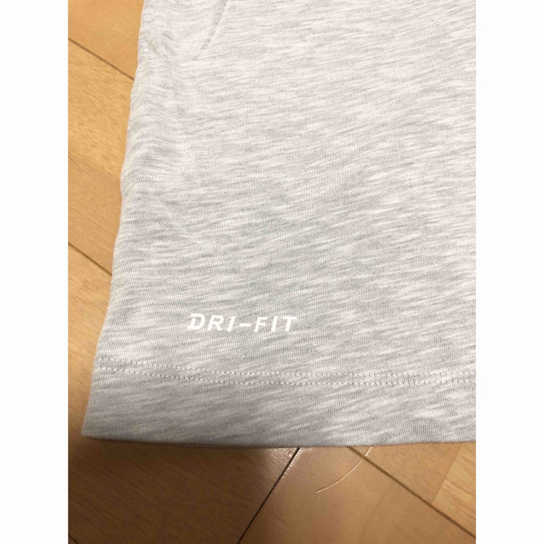 NIKE(ナイキ)のNIKE 半袖 Tシャツ メンズ Lサイズ ナイキ グレー ドライフィット メンズのトップス(Tシャツ/カットソー(半袖/袖なし))の商品写真