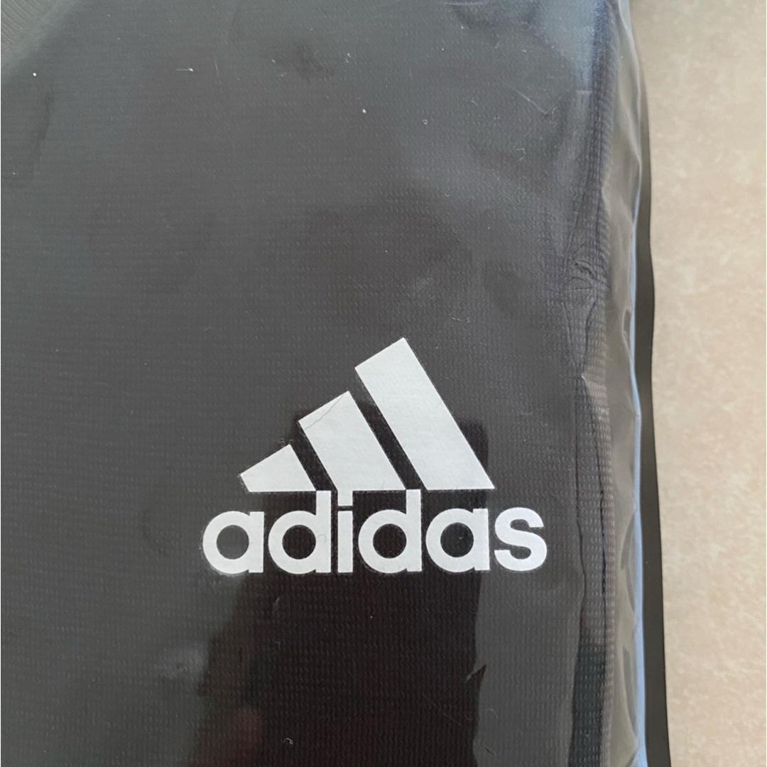 adidas(アディダス)のグンゼ アディダス ジュニア クルーネックTシャツ ブラック 170cm 4枚⑨ キッズ/ベビー/マタニティのキッズ服男の子用(90cm~)(Tシャツ/カットソー)の商品写真