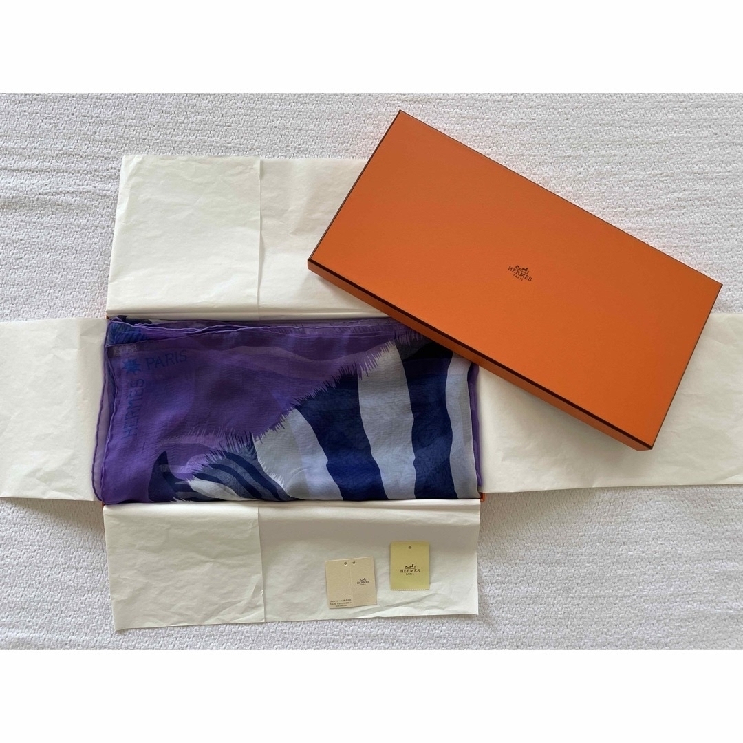 Hermes(エルメス)の希少 美品　エルメス シルクモスリン 140 ゼブラペガサス レディースのファッション小物(マフラー/ショール)の商品写真