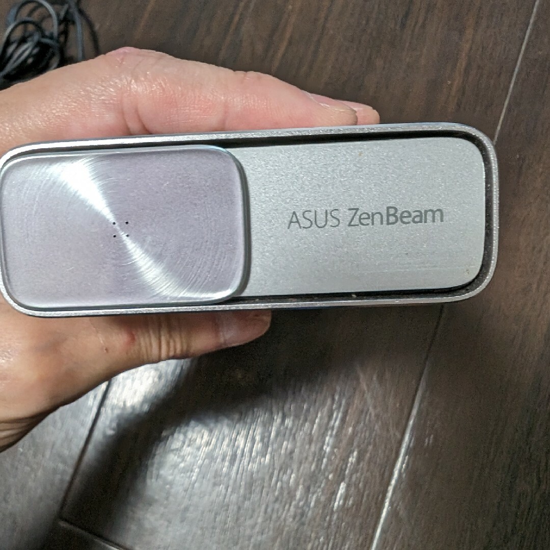 ASUS ZEN BEEM E1 スマホ/家電/カメラのテレビ/映像機器(プロジェクター)の商品写真