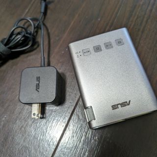 ASUS ZEN BEEM E1(プロジェクター)