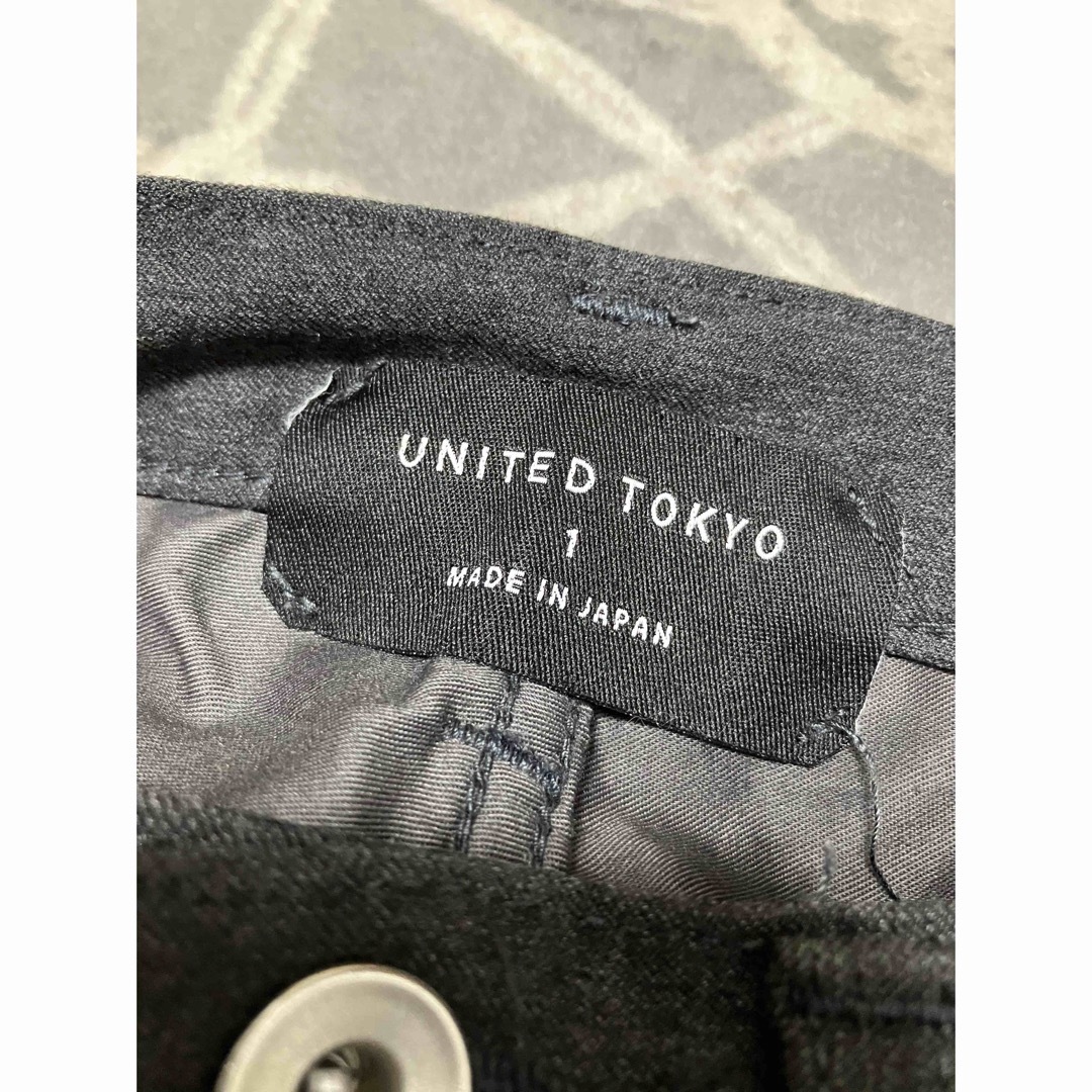 UNITED TOKYO(ユナイテッドトウキョウ)のUNITED TOKYO ユナイテッドトウキョウ　グレー　スラックス　サイズ1 メンズのパンツ(スラックス)の商品写真