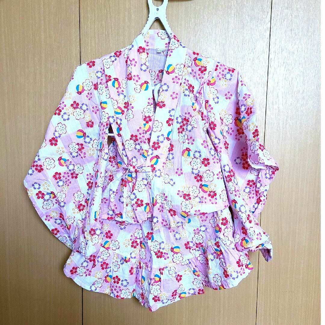 キッズ甚平　110センチ キッズ/ベビー/マタニティのキッズ服女の子用(90cm~)(甚平/浴衣)の商品写真