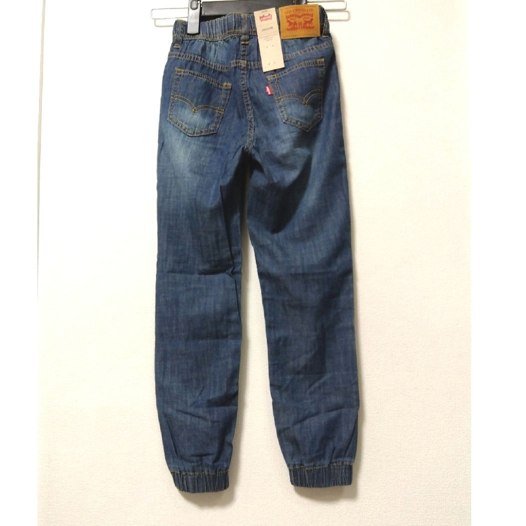 Levi's(リーバイス)のリーバイス　ジョガー デニムパンツ　130サイズ キッズ/ベビー/マタニティのキッズ服男の子用(90cm~)(パンツ/スパッツ)の商品写真