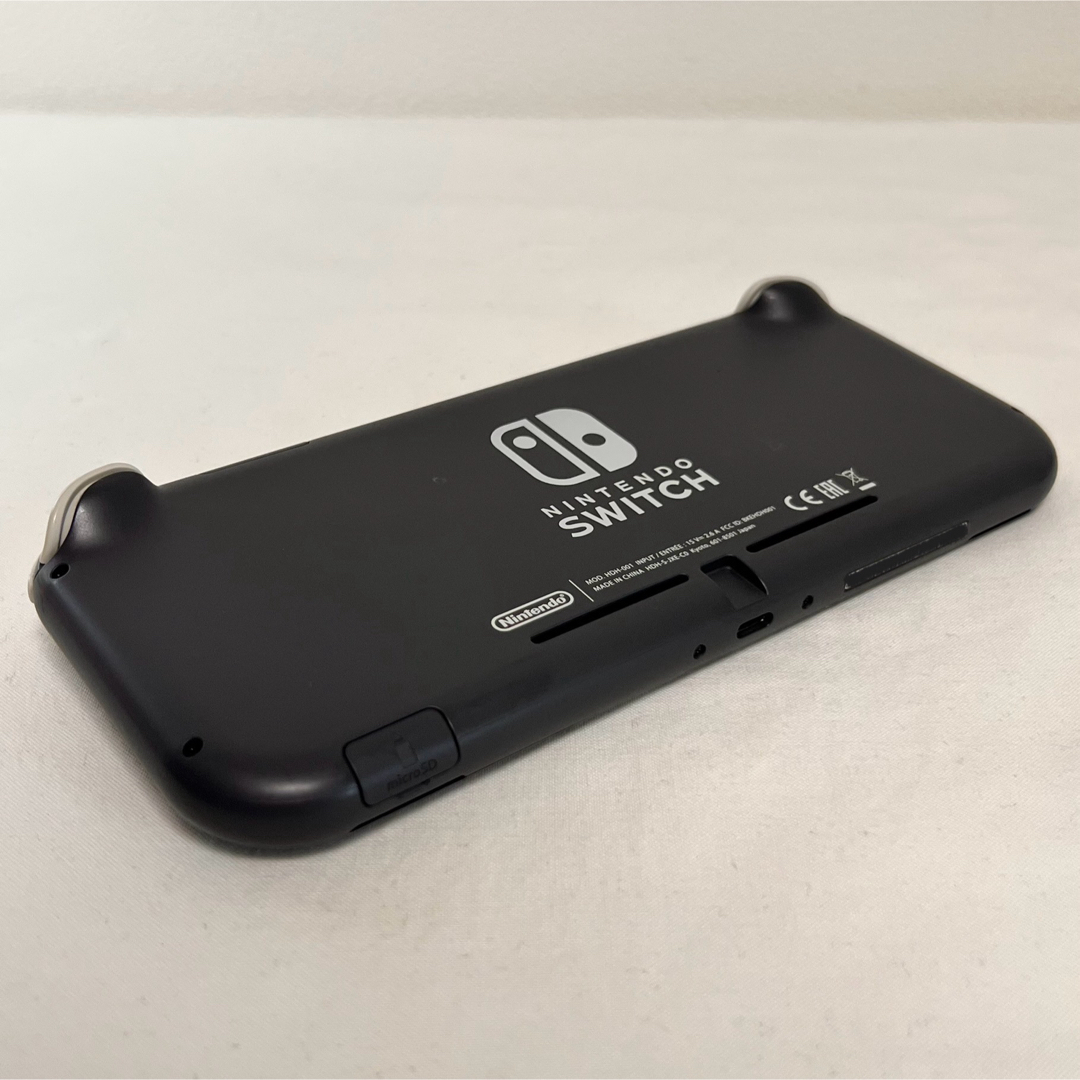 Nintendo Switch(ニンテンドースイッチ)のNintendo Switch Lite グレー　本体のみ エンタメ/ホビーのゲームソフト/ゲーム機本体(携帯用ゲーム機本体)の商品写真