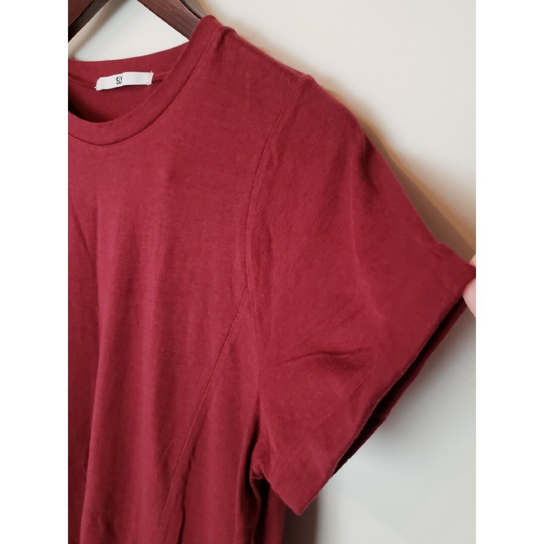 SLY(スライ)の新品SLY シンプル無地 袖折り返しポケット付半袖Tシャツワンピ 赤エンジ 2 レディースのトップス(Tシャツ(半袖/袖なし))の商品写真